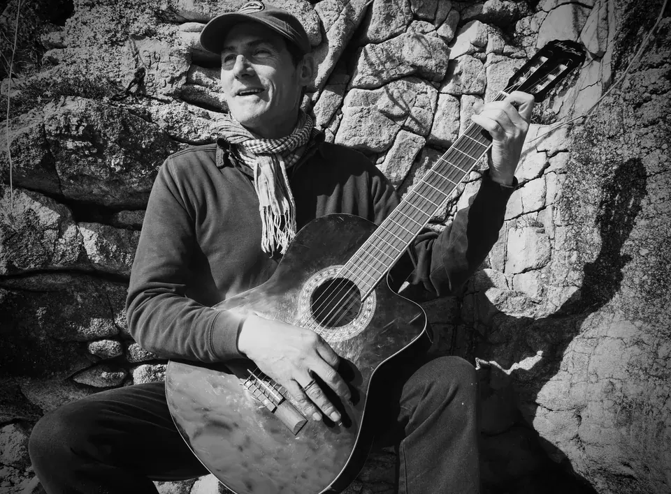 Éric Lamour — guitariste et professeur de guitare et basse à Bénodet, Finistère Sud